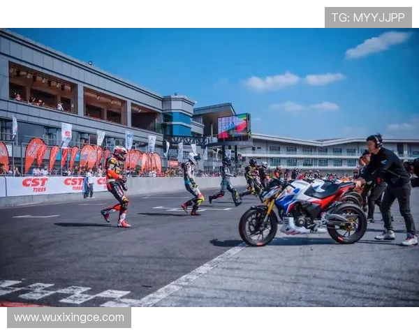 城市联赛分析：西安排球队在耐力赛中的表现与战术探讨